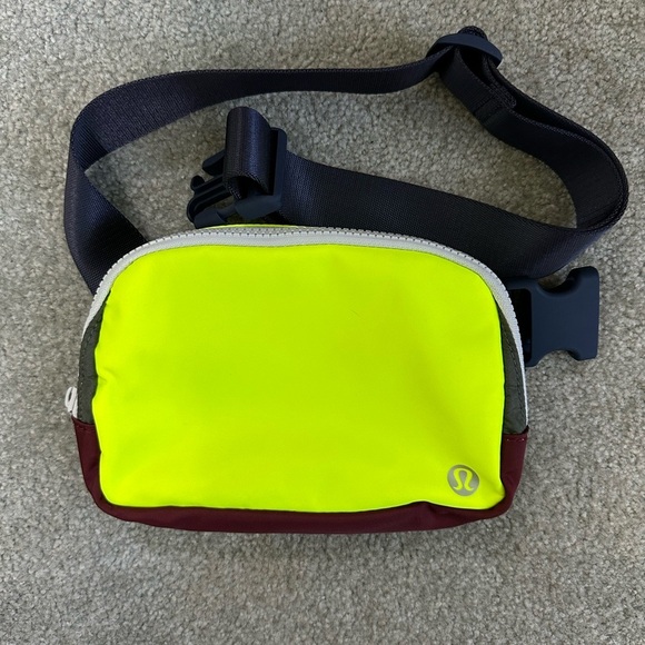 lululemon athletica Other - Lululemon Athletica Neon Yellow Black Belt Bag